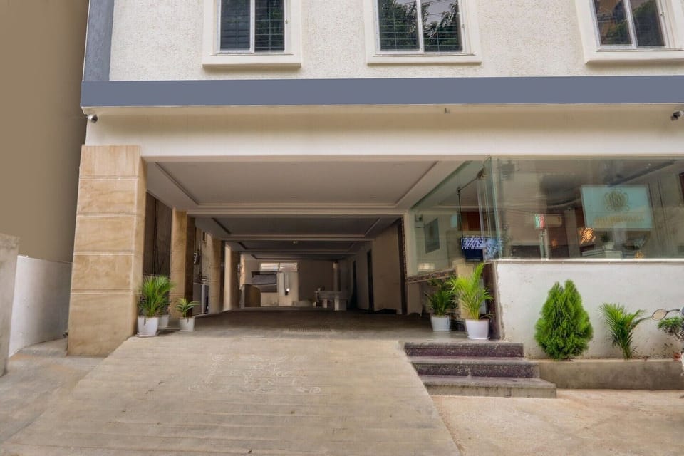 Entrance / Reception