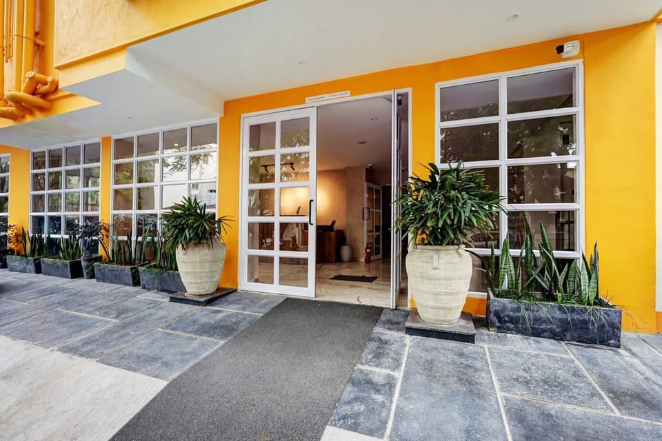 Entrance / Reception