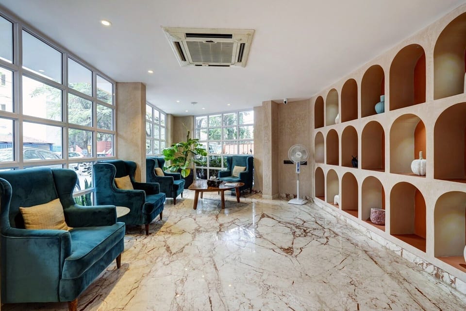 Entrance / Reception