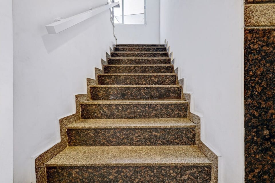 Entrance / Reception