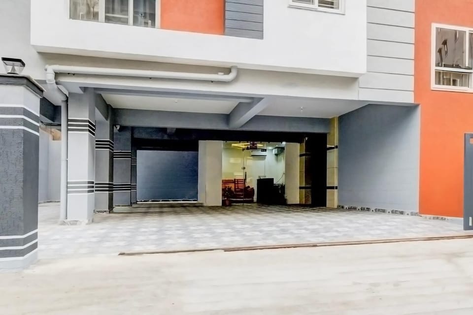 Entrance / Reception