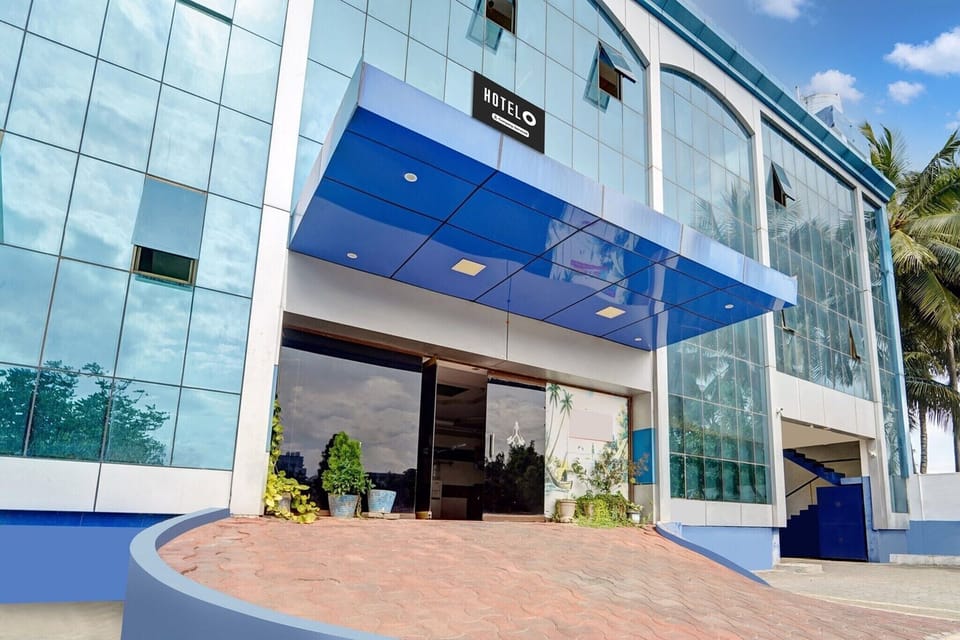 Entrance / Reception