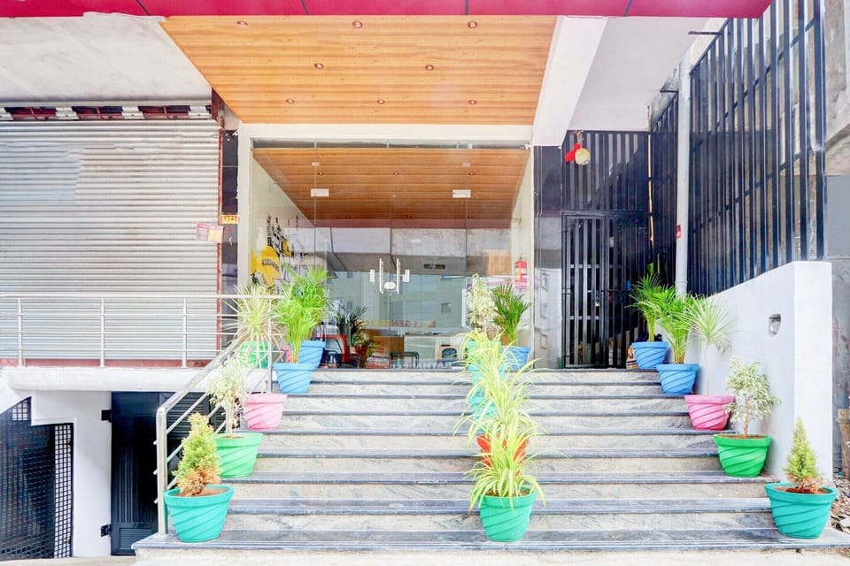 Entrance / Reception