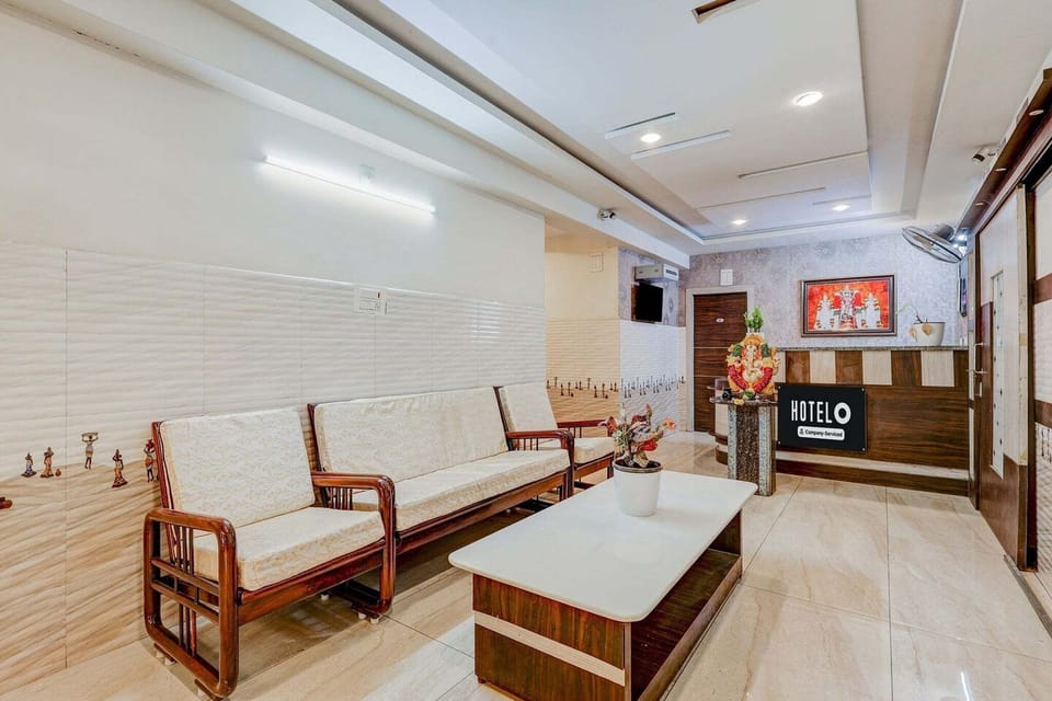 Entrance / Reception