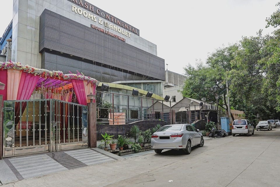 Entrance / Reception