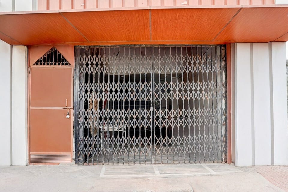 Entrance / Reception