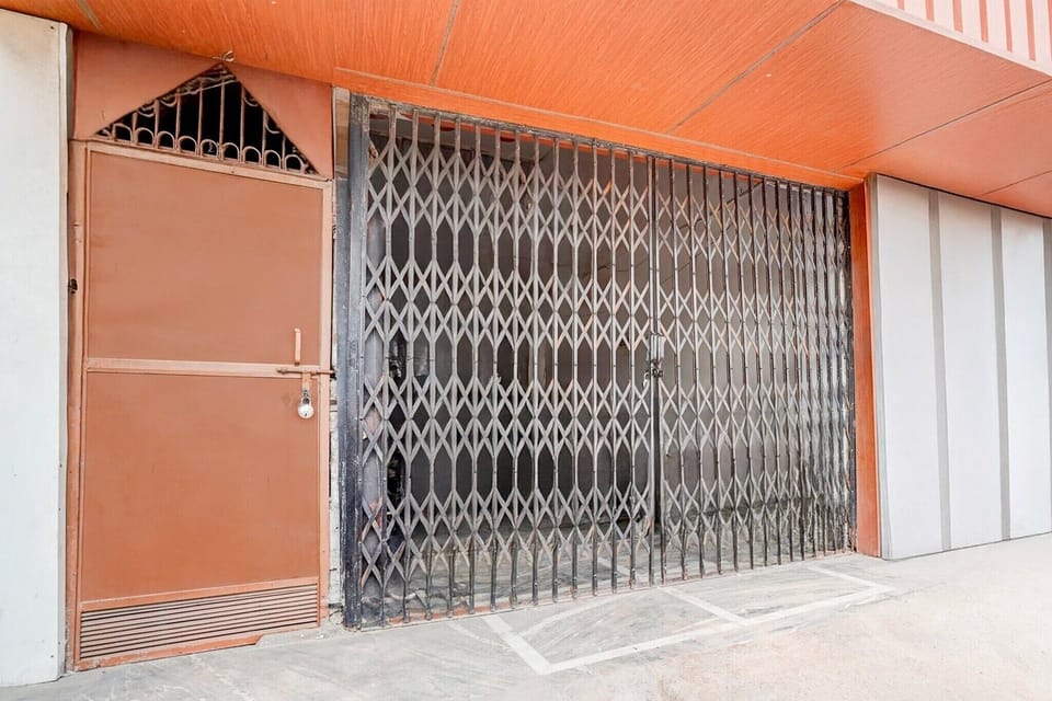 Entrance / Reception