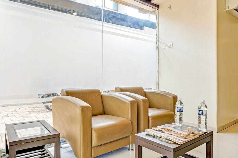 Entrance / Reception