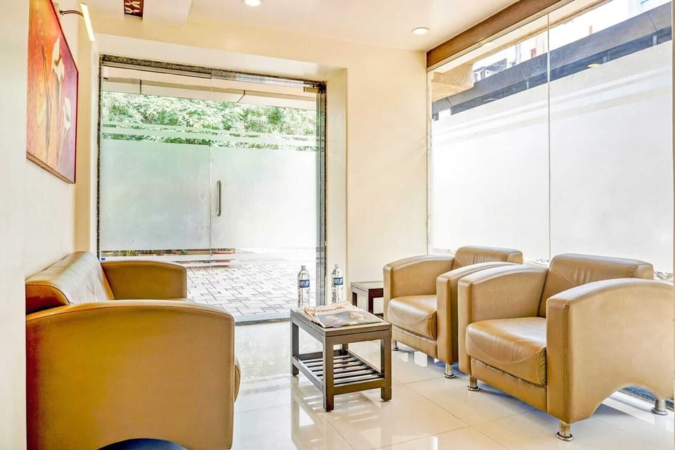 Entrance / Reception