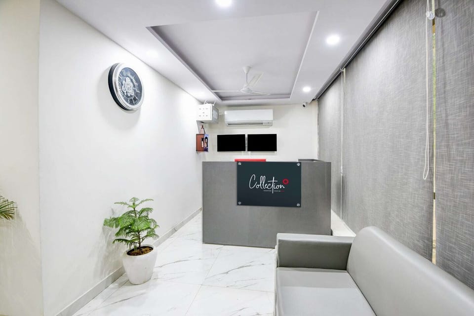 Entrance / Reception