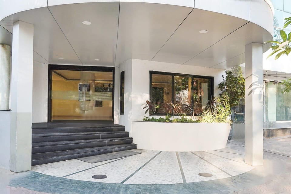 Entrance / Reception