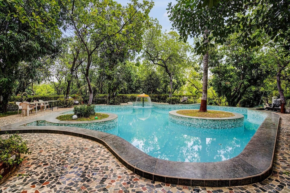Holiday Home Swimming Pool