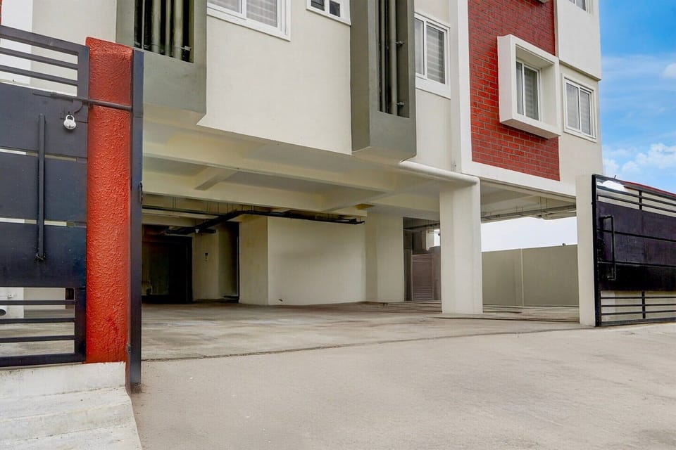 Entrance / Reception