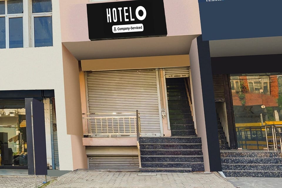 Entrance / Reception