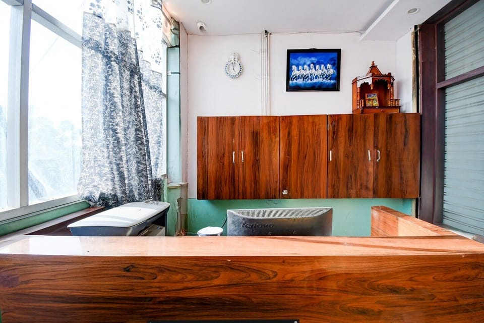 Entrance / Reception