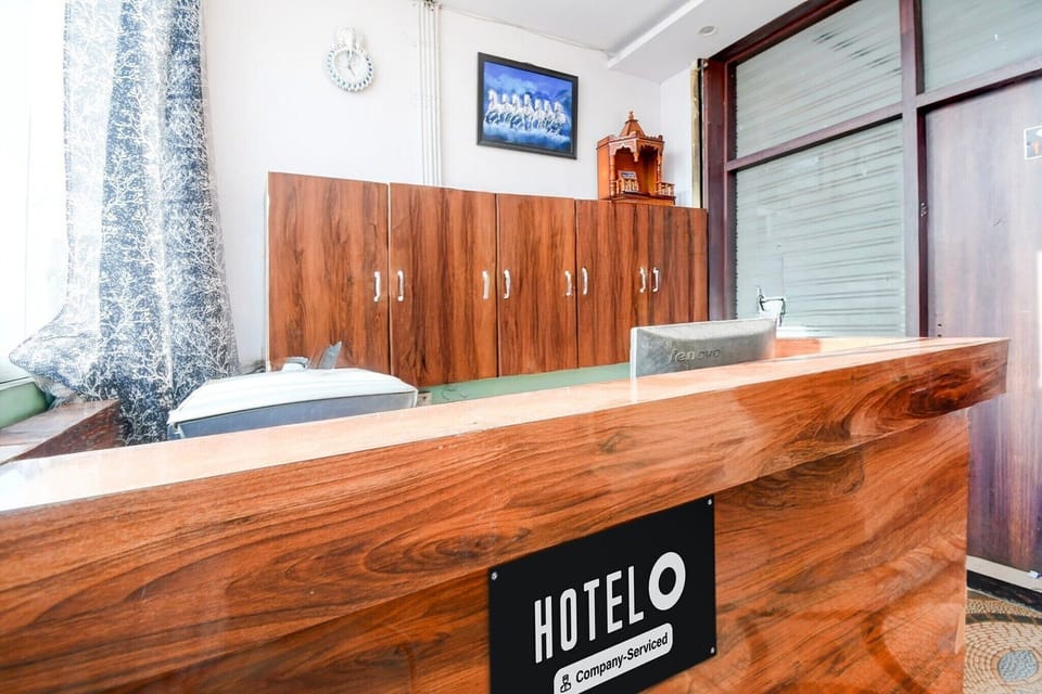 Entrance / Reception