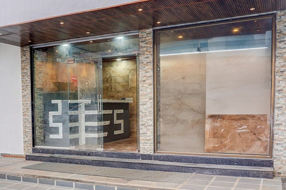 Entrance / Reception
