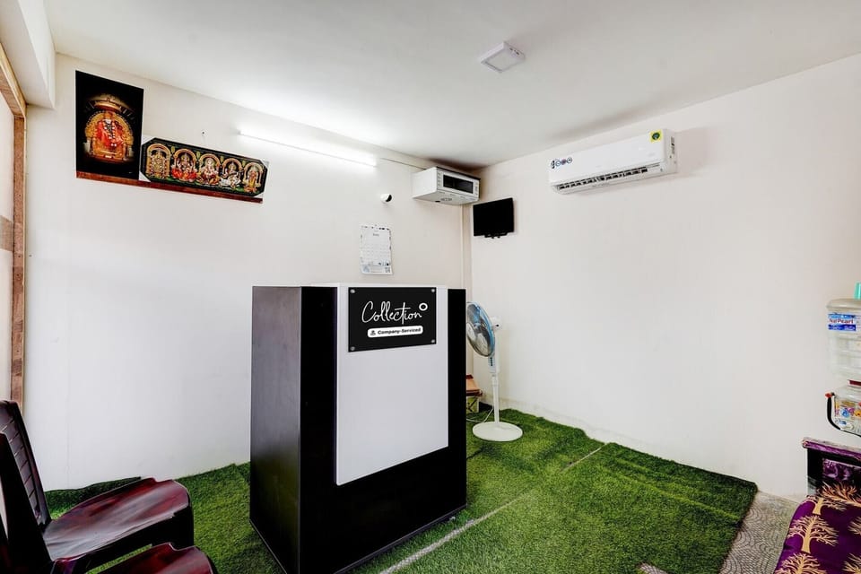 Entrance / Reception