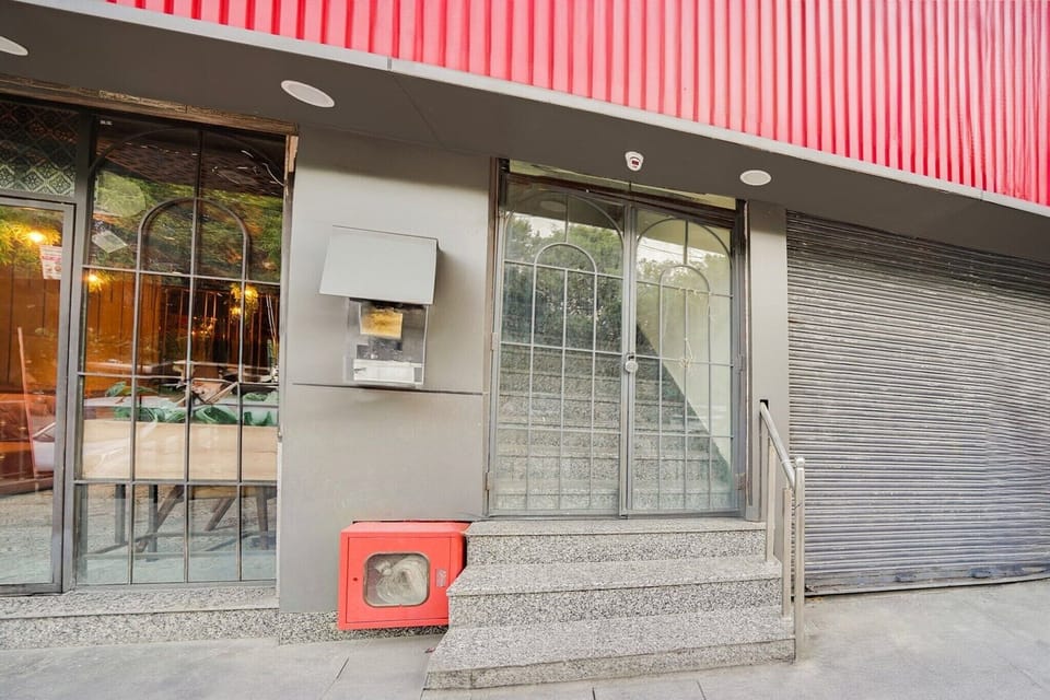 Entrance / Reception