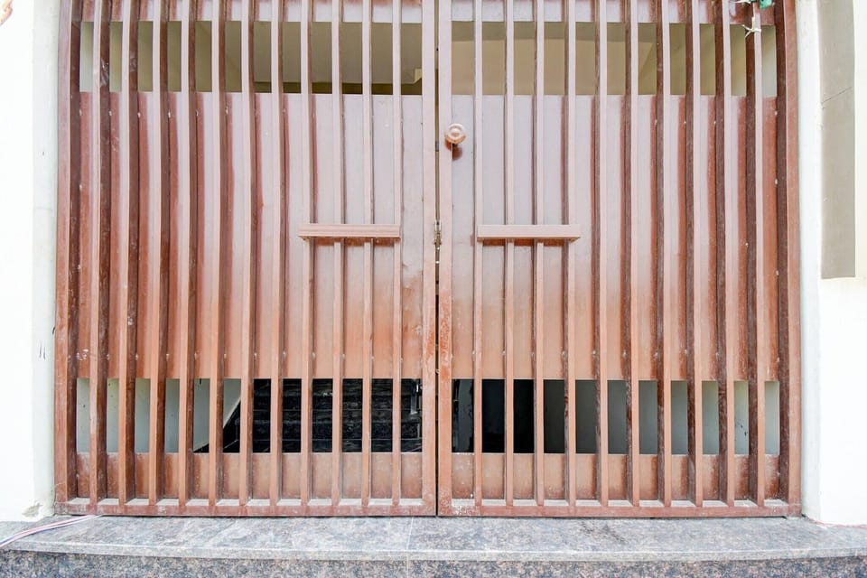 Entrance / Reception