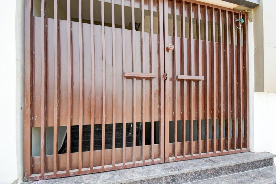 Entrance / Reception