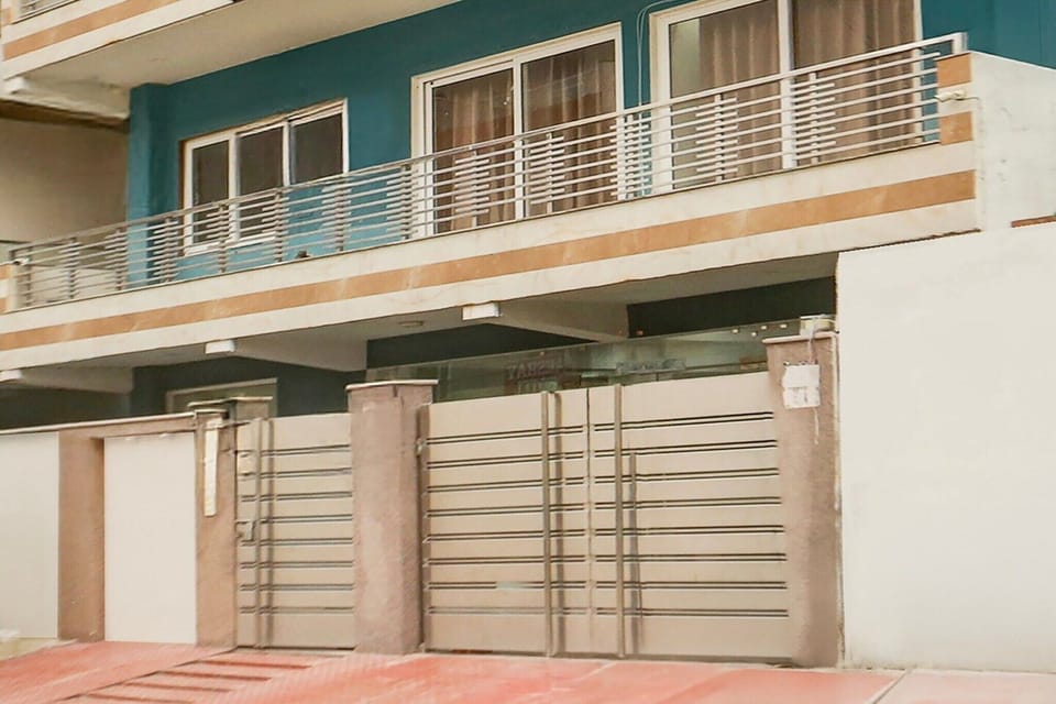 Entrance / Reception