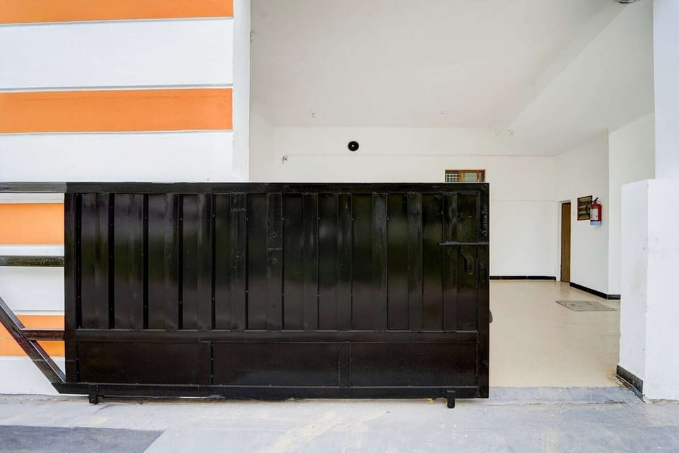 Entrance / Reception