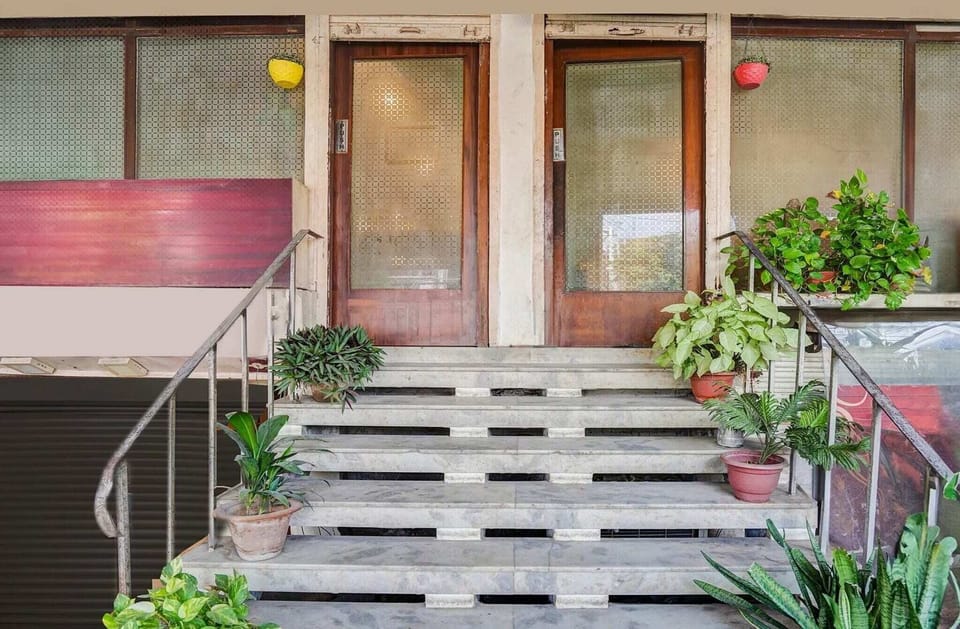 Entrance / Reception
