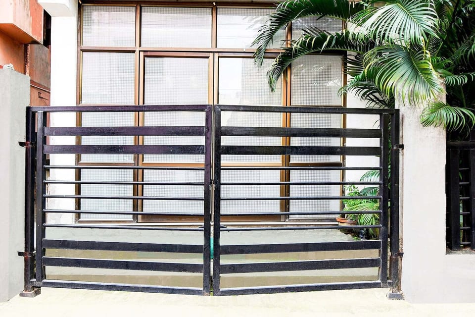 Entrance / Reception