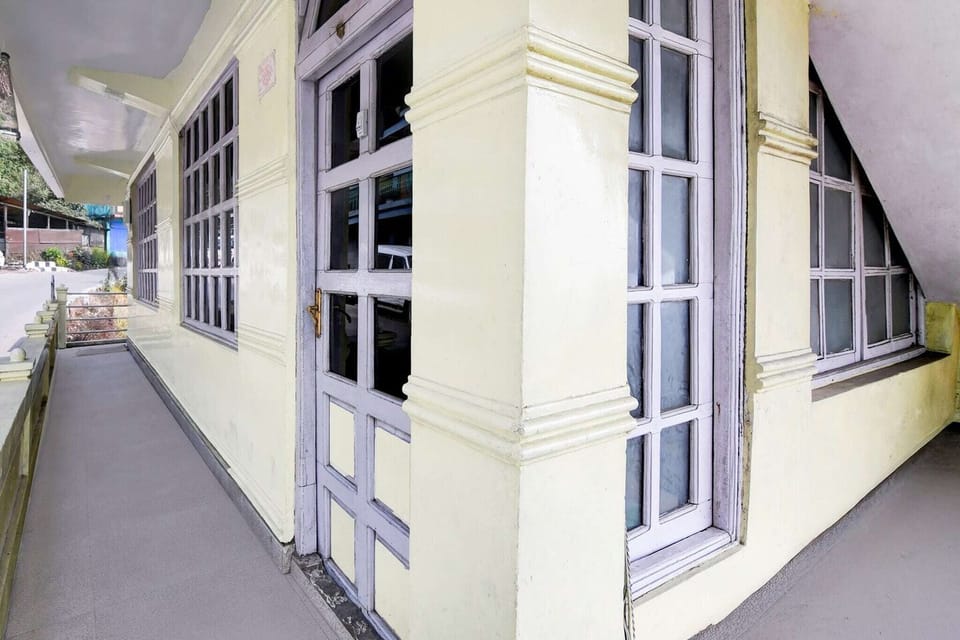 Entrance / Reception