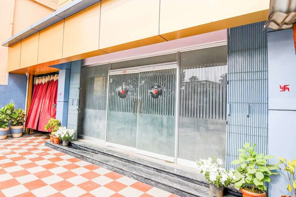 Entrance / Reception