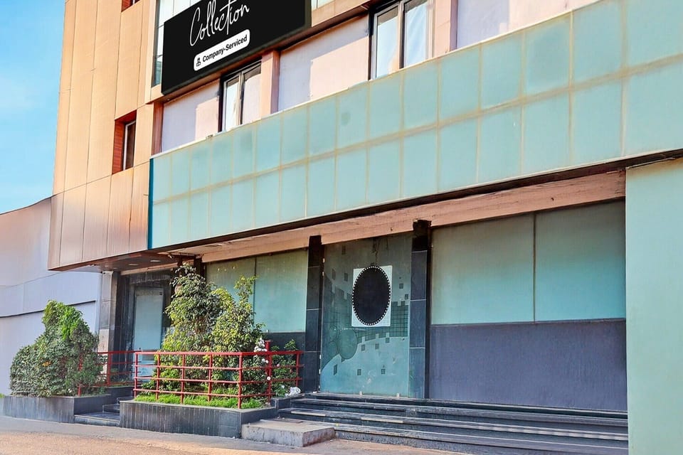 Entrance / Reception