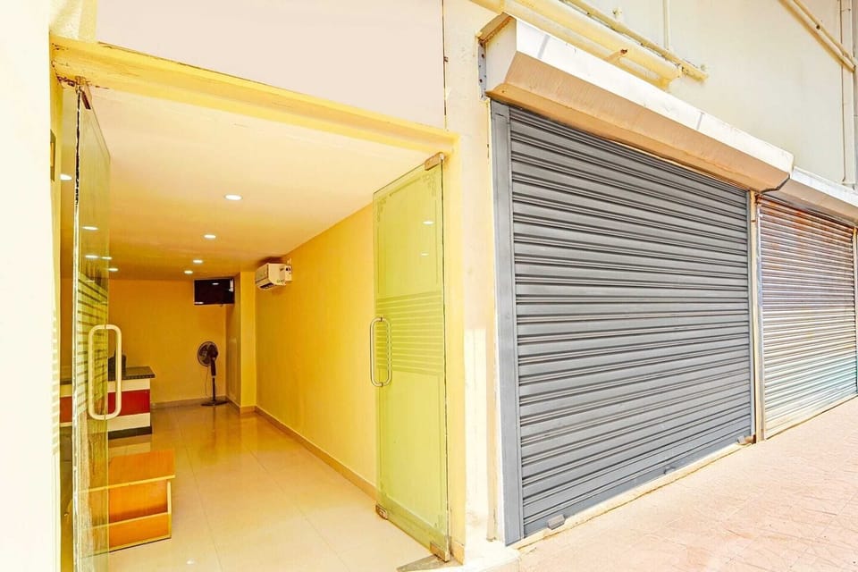Entrance / Reception