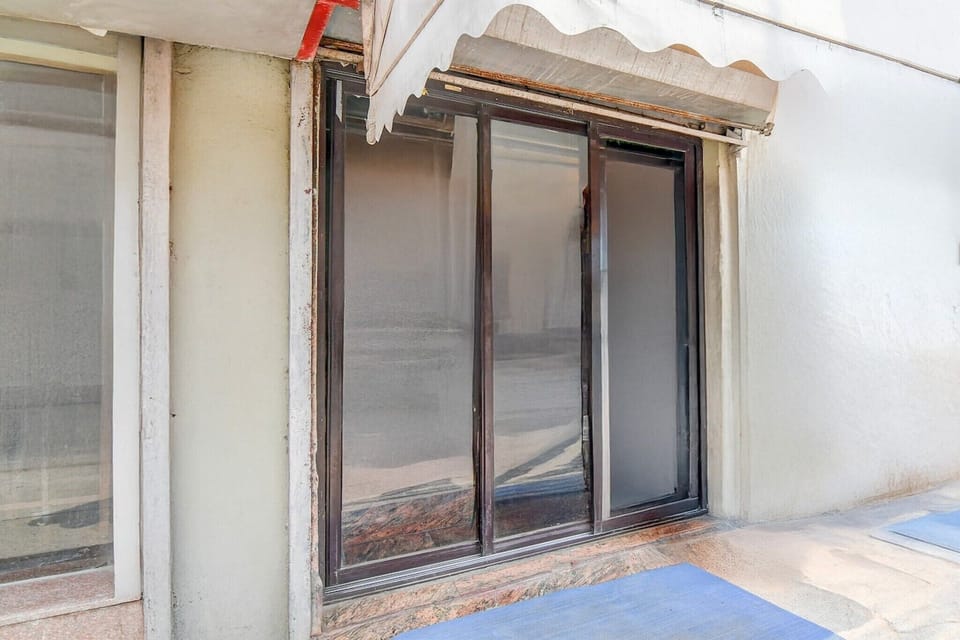 Entrance / Reception