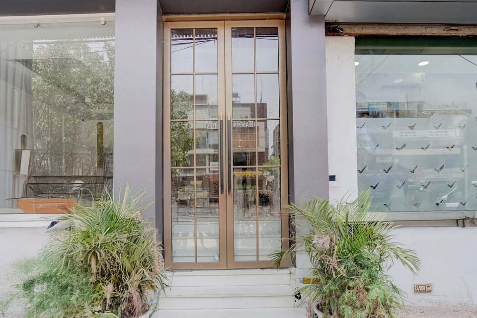 Entrance / Reception