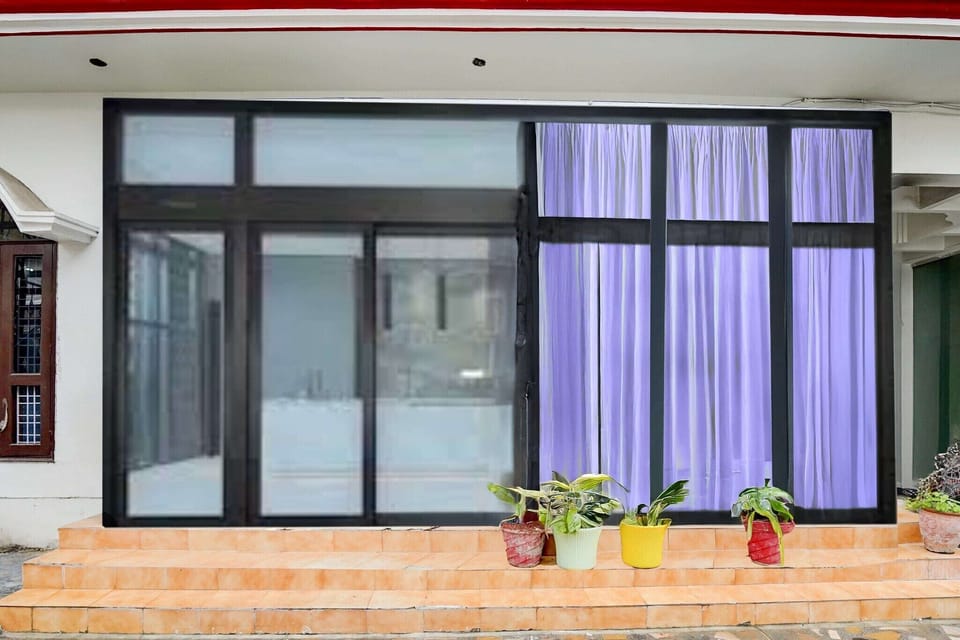 Entrance / Reception