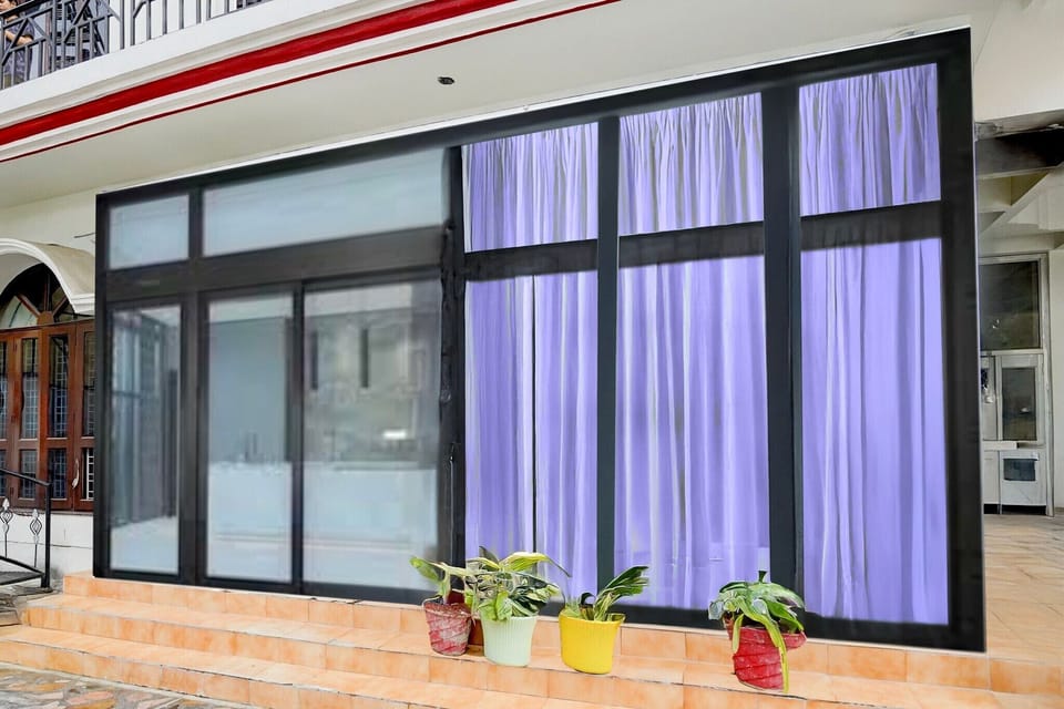 Entrance / Reception