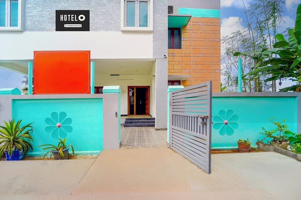 Entrance / Reception