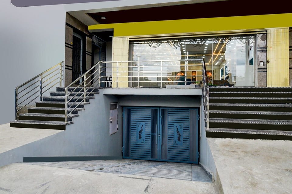 Entrance / Reception