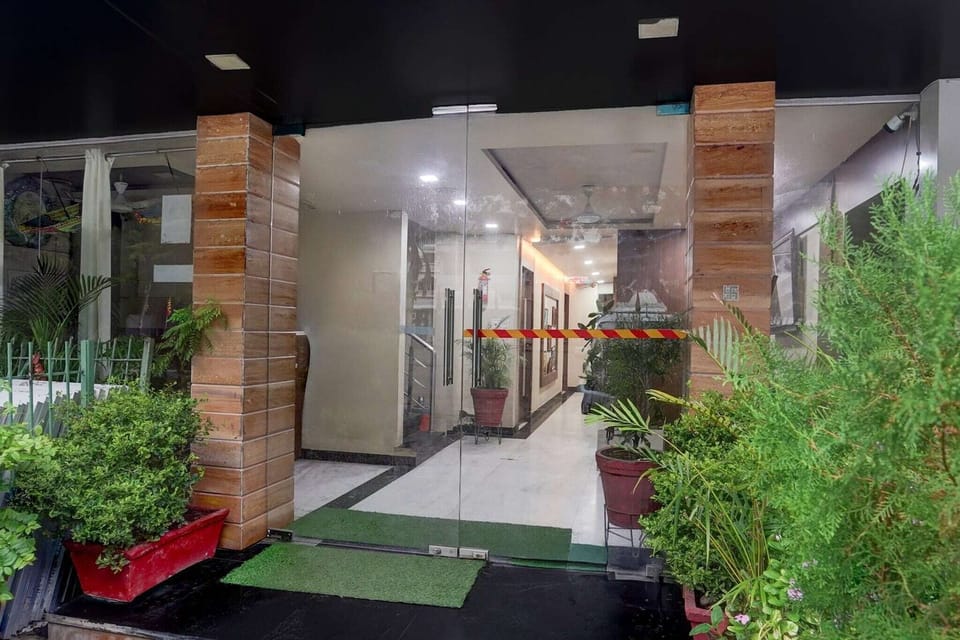 Entrance / Reception