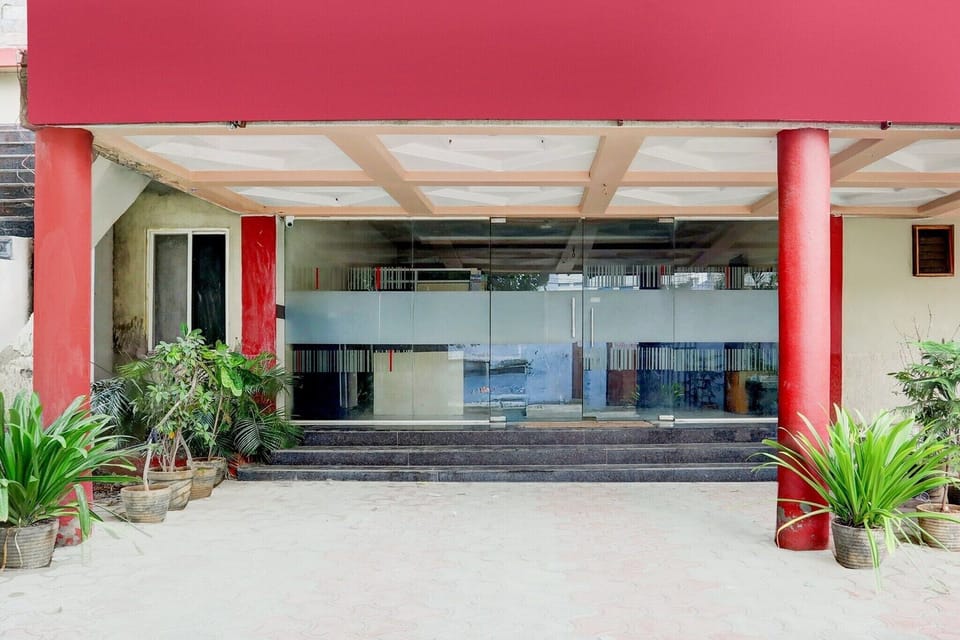 Entrance / Reception