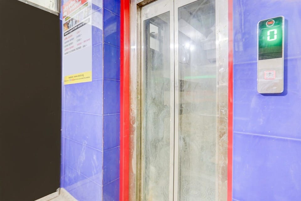 Entrance / Reception