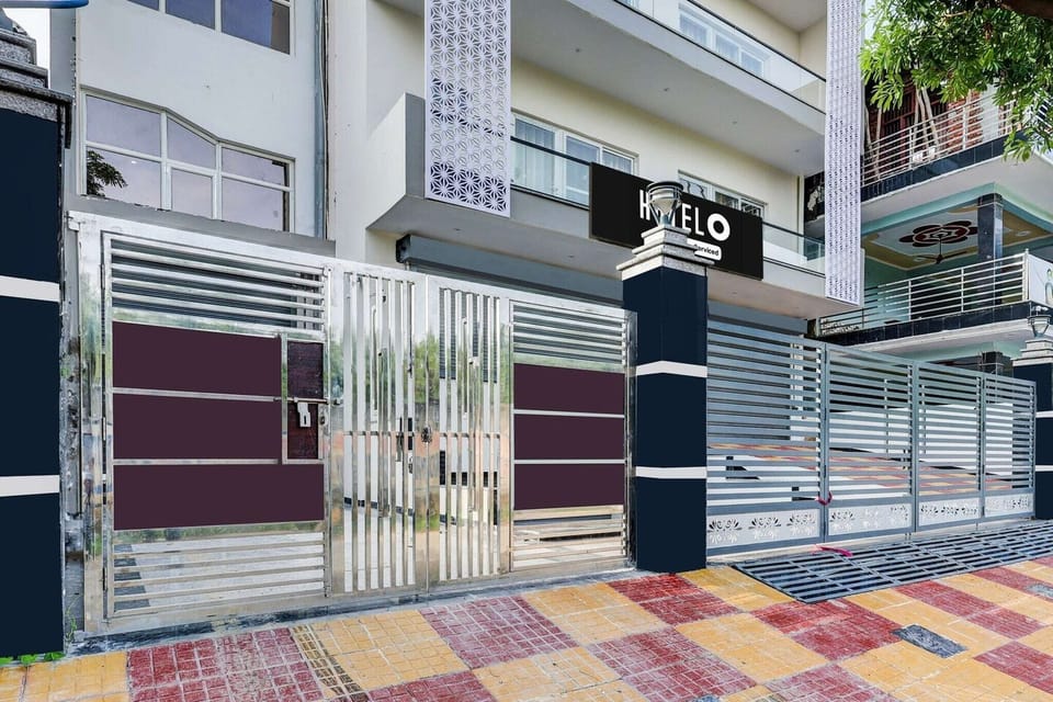 Entrance / Reception