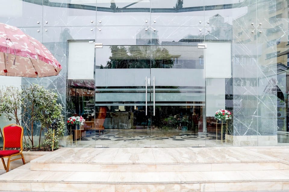 Entrance / Reception