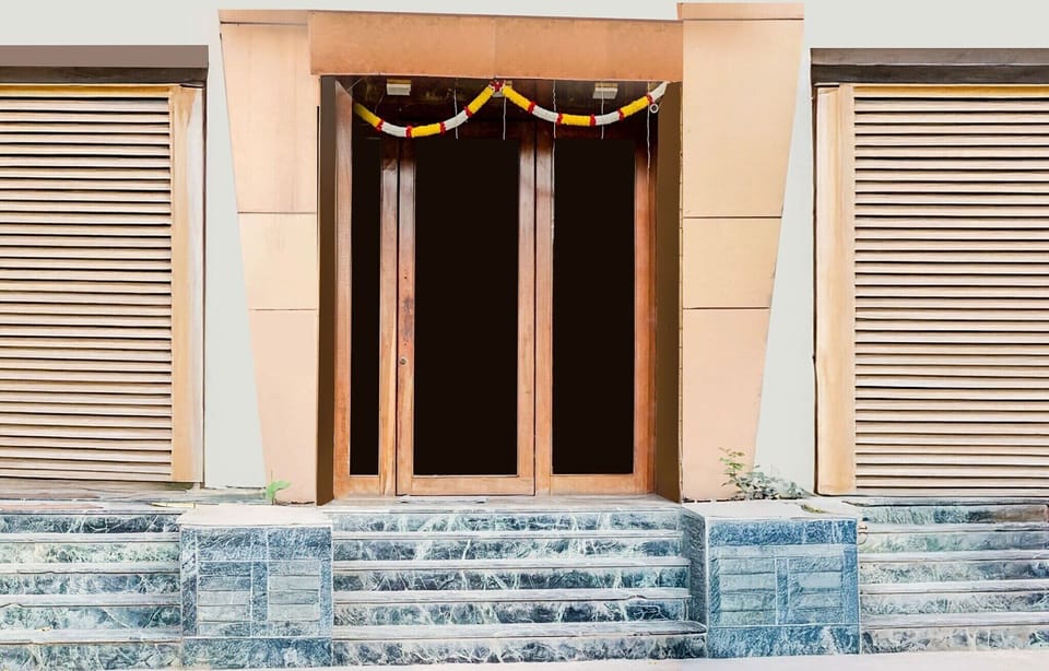 Entrance / Reception