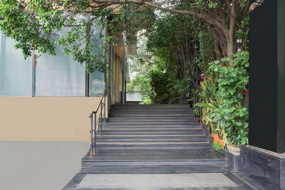 Entrance / Reception