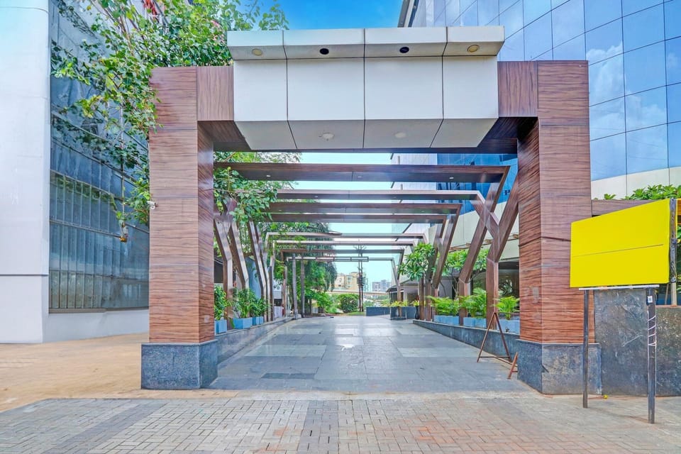 Entrance / Reception