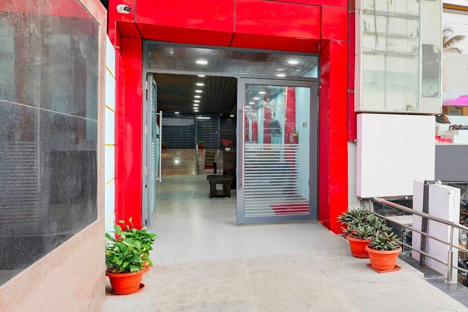 Entrance / Reception