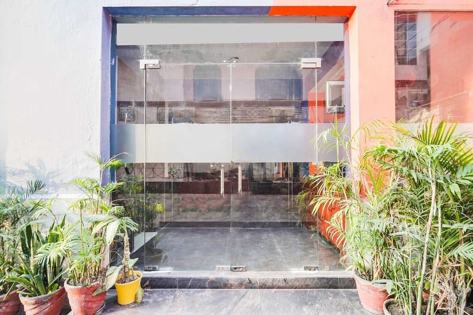 Entrance / Reception