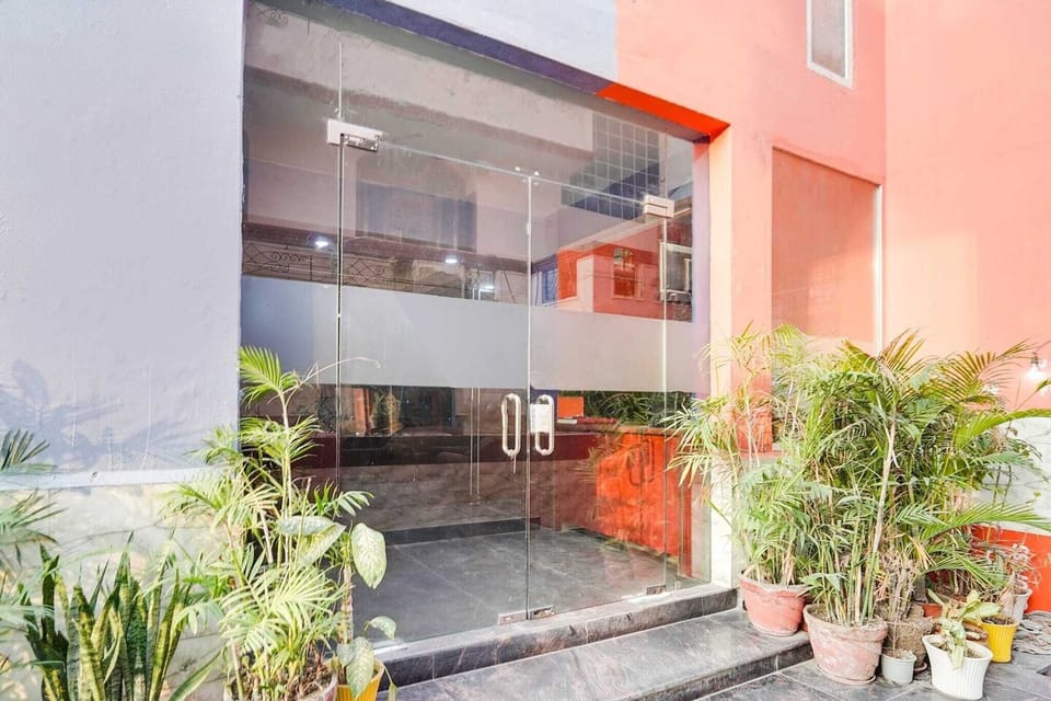 Entrance / Reception